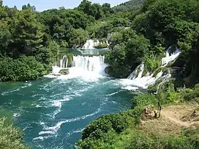 Le Parc national de Krka (Croatie) a aussi été utilisé pour représenter les divers paysages de l'Ouest.