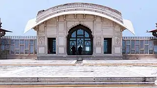 L'élégant pavillon de Naulakha au fort de Lahore.