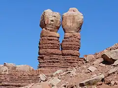 Les Navajo Twin Rocks, une formation rocheuse située à Bluff.