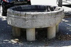 La fontaine, place de l'église.