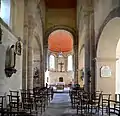 La nef de l’église Sainte-Croix.