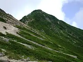 Vue du mont Neishi depuis le mont Higashi-Tengu.