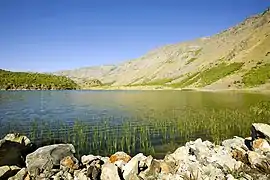 Lac Ilı, vue est