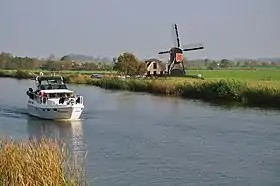 Le canal du Does à 2 km de Hoogmade