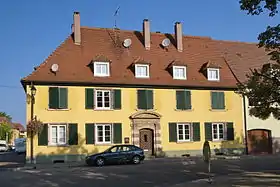 Maison d'officiersfaçades, toiture