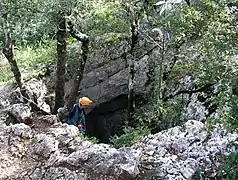 Orifice de l'aven des Neuf Gorges, Le Garn, Gard, France.