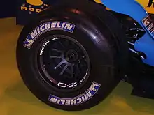 Michelin, fabricant de pneumatiques.