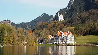 Au bord du lac Alpsee, au pied du château de Neuschwanstein