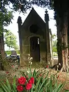 Chapelle seigneuriale du cimetière.