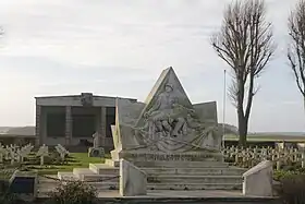 monument de la Compagnie Nazdar, le cimetière et le mémorial tchécoslovaques