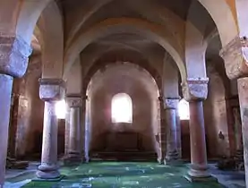 Vue intérieure de la Chapelle Sainte-Catherine, chapelle inférieure du chevet (XIe).