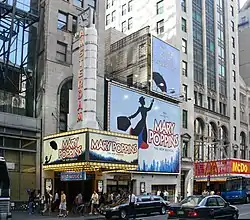 Entrée avec l'affiche pour Mary Poppins (mai 2007)
