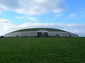 Vue du tumulus de Newgrange