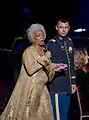 Nichelle Nichols, qui a interprété Nyota Uhura dans Star Trek, chante au spectacle donné pour le 50e anniversaire du discours.