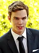 Nicholas Hoult interprète Le Fauve