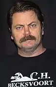 Nick Offerman interprète Ron Swanson.