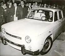 Nicolae Ceaușescu, président du Conseil d'État de la RSR, inaugure l’usine de Piteşti, le 20 août 1968.