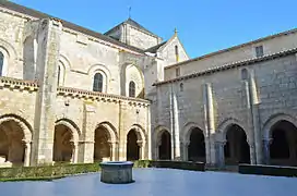 Abbaye romane de Nieul-sur-l'Autise.