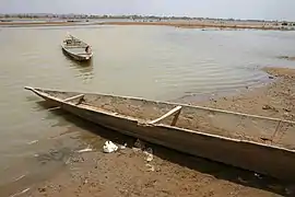 Bateaux de pêche sur le fleuve Niger
