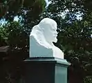 Tête de Lénine dans le jardin botanique Nikitski près de Yalta