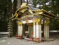 Karahafu sur un pavillon chōzuya à Nikkō Tōshō-gū.