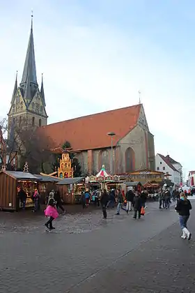 St. Nicolas dans le Südermarkt avec marché de Noël