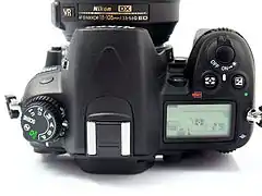 Nikon D7000, dessus
