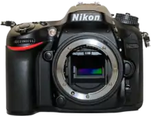 Description de l'image Nikon D7200 01-2016 img2 body front transparent.png.