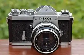 Nikon F (1959).