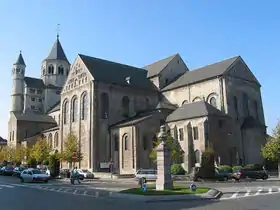 2005 : ancienne abbaye de Nivelles partiellement détruite.