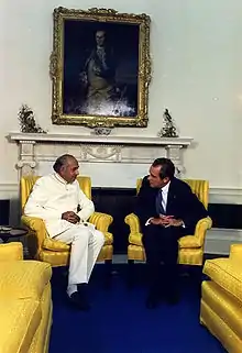 Ali Bhutto et Richard Nixon assis côte à côte