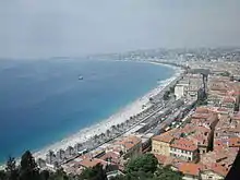 photo en couleur d'une vue sur Nice et sa promenade