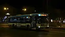 Bus de nuit en attente à la gare de l'Est