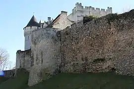 Courtine du château Saint-Jean de Nogent-le-Rotrou.