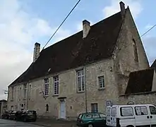 La Maison de la Justice et du Droit, installée dans un bâtiment de l'ancien prieuré Saint-Denis.
