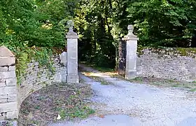 Le portail du château.