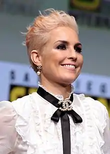 Noomi Rapace interprète Sam.