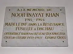 Plaque.