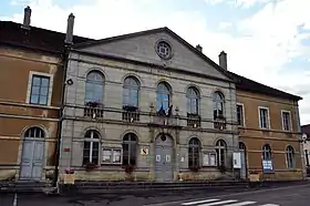 Mairie, justice de paix et école