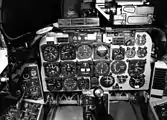 Cockpit d'un F-100D.