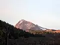 Vue de North Sister à l'aube depuis le nord.