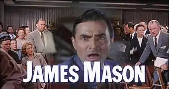 James Mason interprète l’espion de la guerre froide Philip Vandamm.