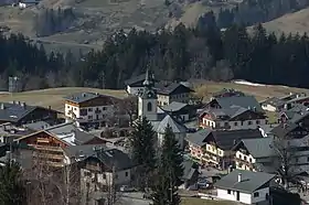 Notre-Dame-de-Bellecombe depuis les pistes de ski