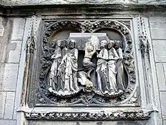 Bas-relief des chapelles du chœur : l'Ensevelissement de la Vierge.