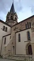 La tour-clocher octogonale érigée sur la coupole du transept.