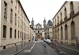 Rue Préfet-Claude-Érignac vers la cathédrale