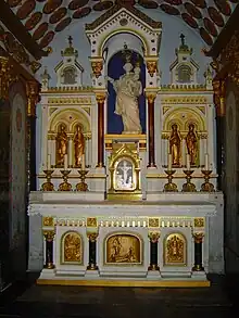 L'autel de la chapelle de Bon-Rencontre à l'intérieur de la basilique.