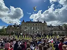 Description de l'image Notre-dame-des-oiseaux-verneuil-sur-seine.jpg.