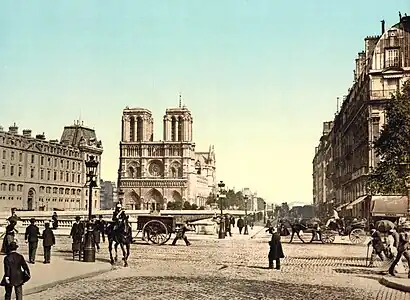 Le quai Saint-Michel vu depuis le quai des Grands-Augustins, vers 1895.