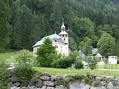 L'église depuis le parc extérieur